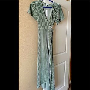 Andi ribbed velvet wrap dress. Sage. Large. NWT
